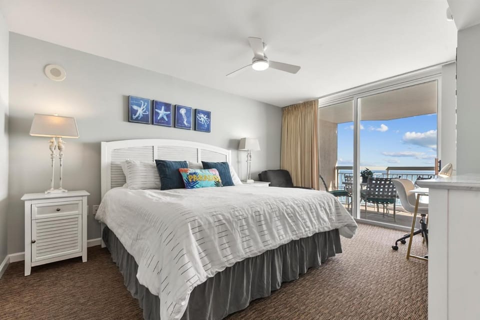 Bed, Balcony/Terrace, Photo of the whole room, Bedroom, Sea view