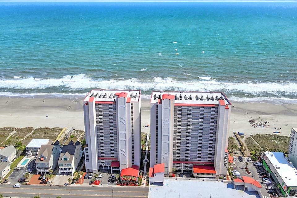 Property building, Day, Natural landscape, Bird's eye view, Beach, City view, Sea view