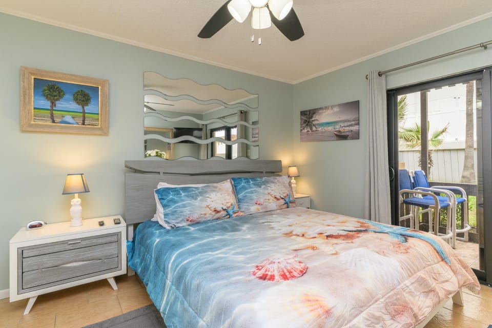Tiki 118 - Modern Beachside 1BR Condo with AC & WiFi Apartment in South Padre Island