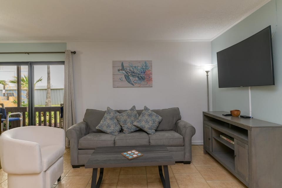 Tiki 118 - Modern Beachside 1BR Condo with AC & WiFi Apartment in South Padre Island