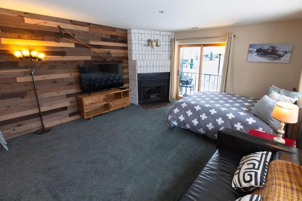 Ski in Ski out Dream Studio Village Mtn Views House in Kirkwood