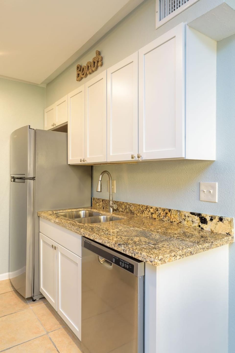 Tiki 135 - Spacious 1BR Condo Sleeps 4 Near Beach Apartment in South Padre Island