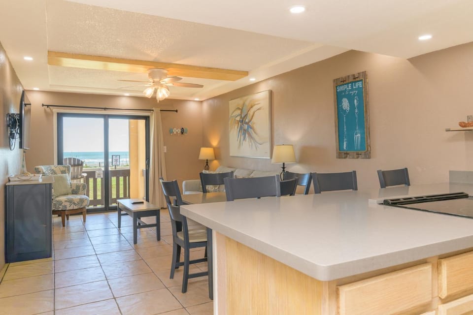 Tiki 134 - Bright Ocean View 1BR Condo Sleeps 6 Apartment in South Padre Island