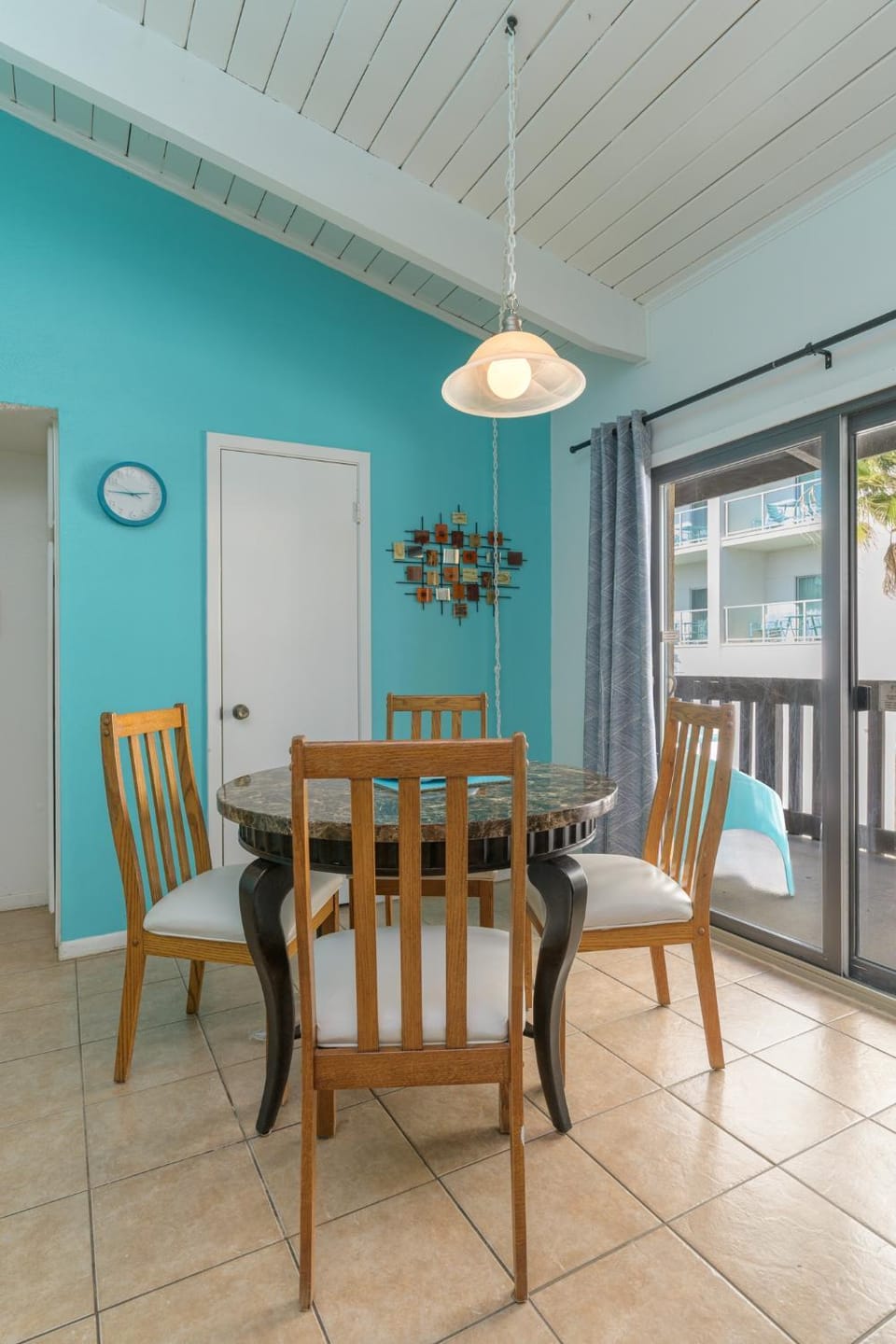 Tiki 318 - Lovely One Bedroom Beachfront Property Apartment in South Padre Island