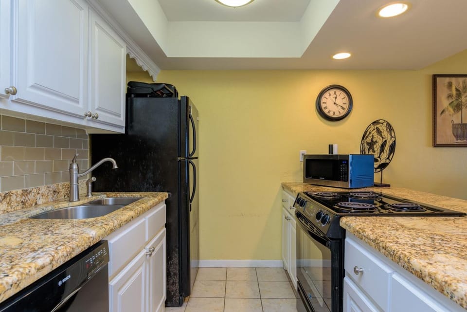 Tiki 332 - Oceanview 1BR Condo with Large Balcony Apartment in South Padre Island