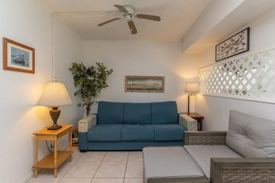 Tiki 224 - 1BR Condo with King Bed Close to Beach Apartment in South Padre Island