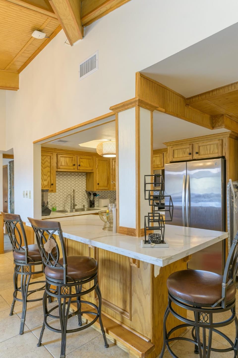 Tiki 323 - Stylish 1BR Condo Sleeps 4 Near Beach Apartment in South Padre Island