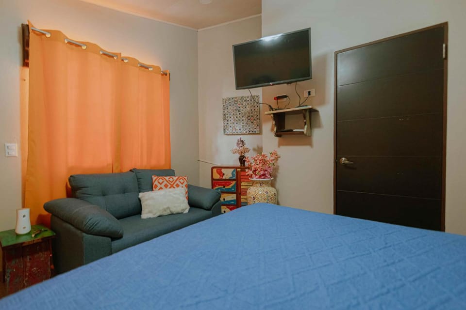Bed, TV and multimedia, Living room