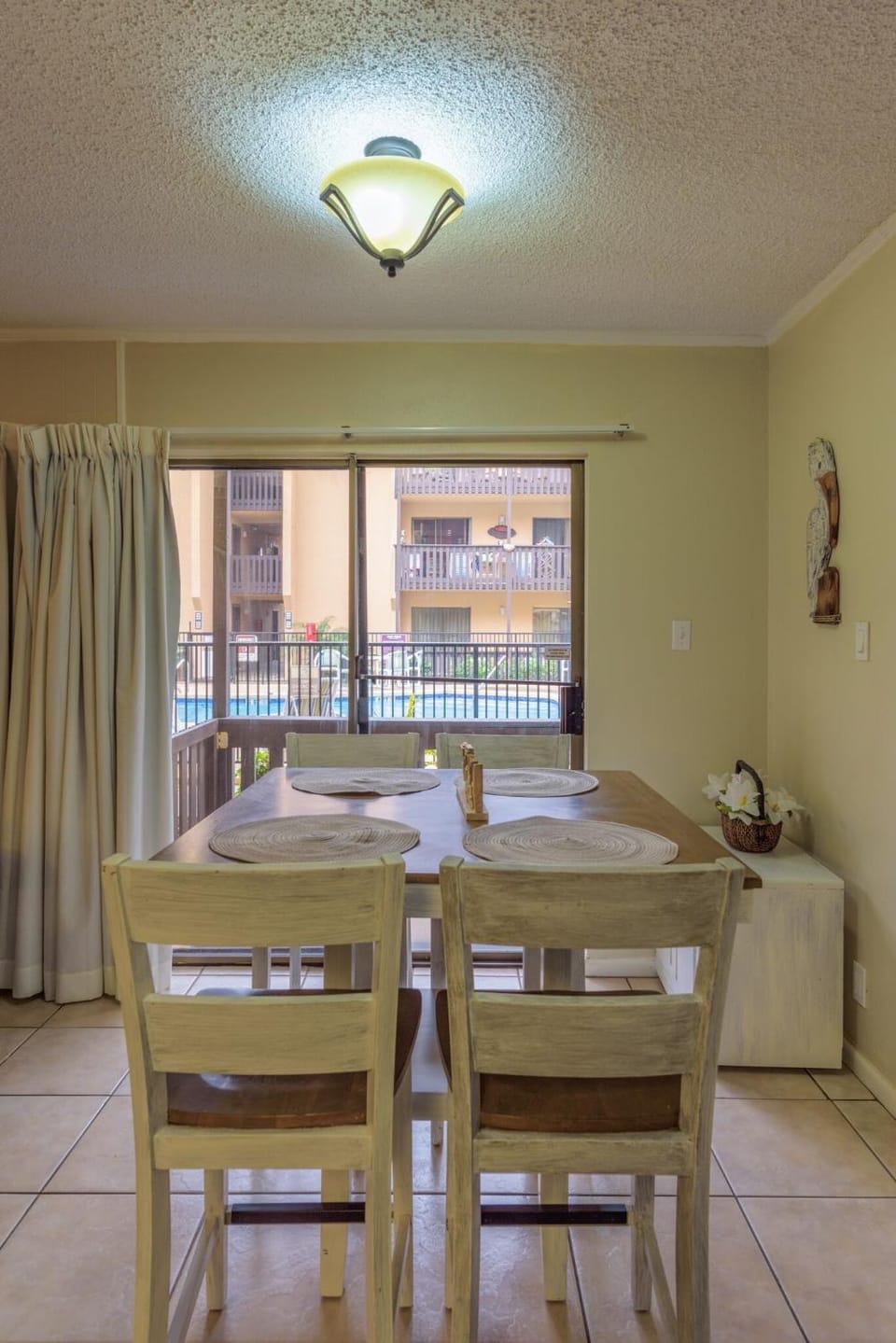 Tiki 125 - Poolfront 1BR Condo Sleeps 6 Near Beach Apartment in South Padre Island