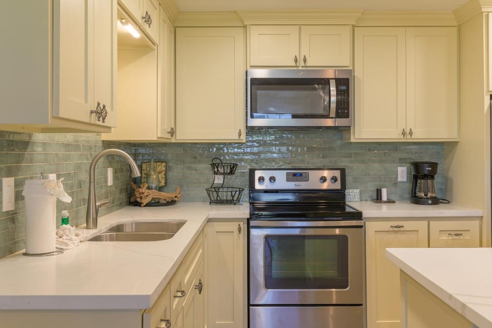 Renovated Ground-Floor Condo with Heated Pools Apartment in South Padre Island