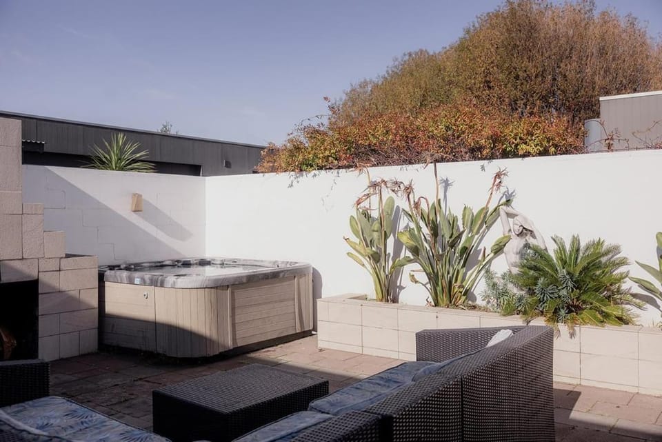 Ruby SoHo Spa Villa House in Port Sorell