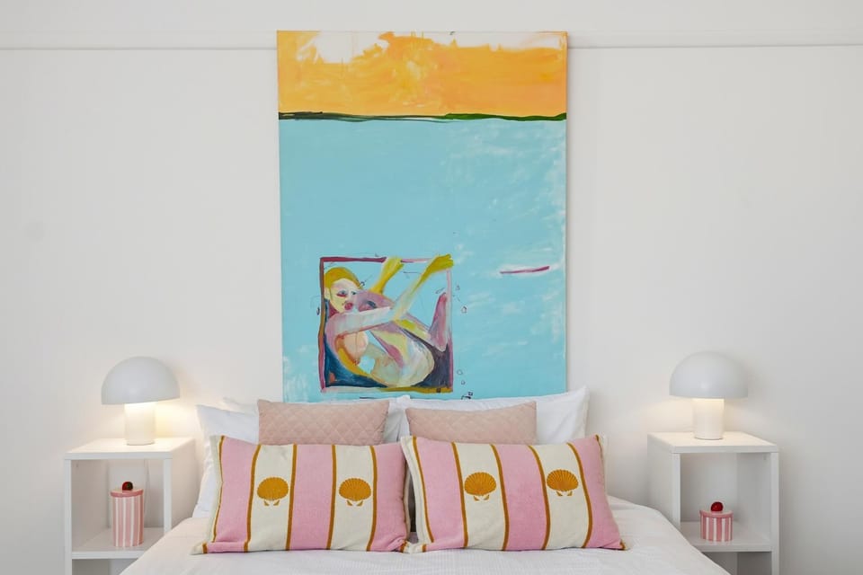 Belle Escapes - Beauty at the Papilio Apartment in Moseley Street