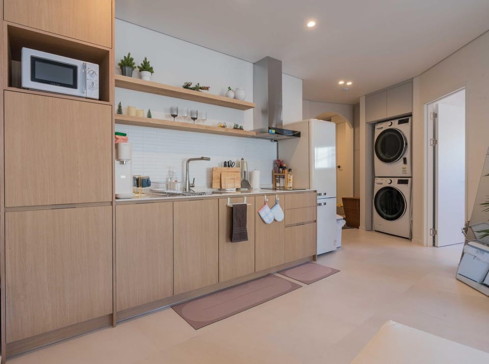 LaSeoul Stay #서울역,충정로8분#3R6B#최대10인#호텔식침구#청결#한국놀이,다도체험 Apartment in Seoul