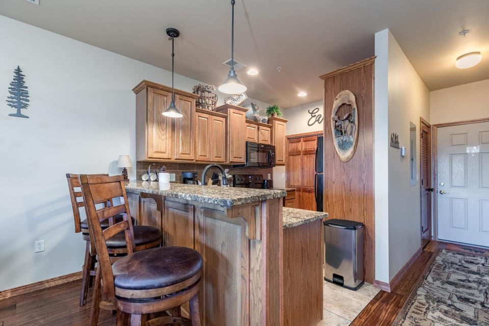 2BR Village At Indian Point 502 near SDC-Free Tickets Daily up to $500 House in Indian Point