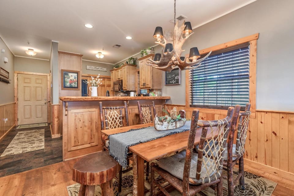 2BR Village At Indian Point 501 near SDC-Free Tickets Daily up to $500 House in Indian Point