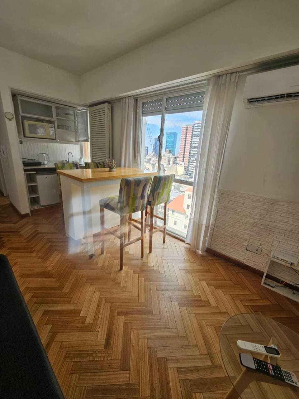 Kitchen or kitchenette, Living room