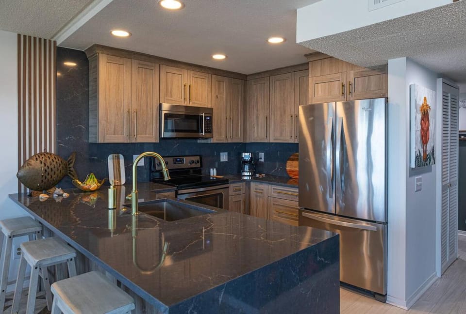 Kitchen or kitchenette, Dining area, dishwasher, oven, stove
