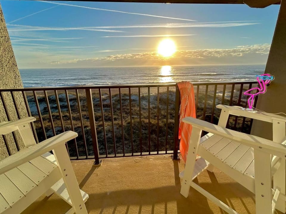 Patio, Natural landscape, View (from property/room), Balcony/Terrace, Sea view, Sunrise, Sunset