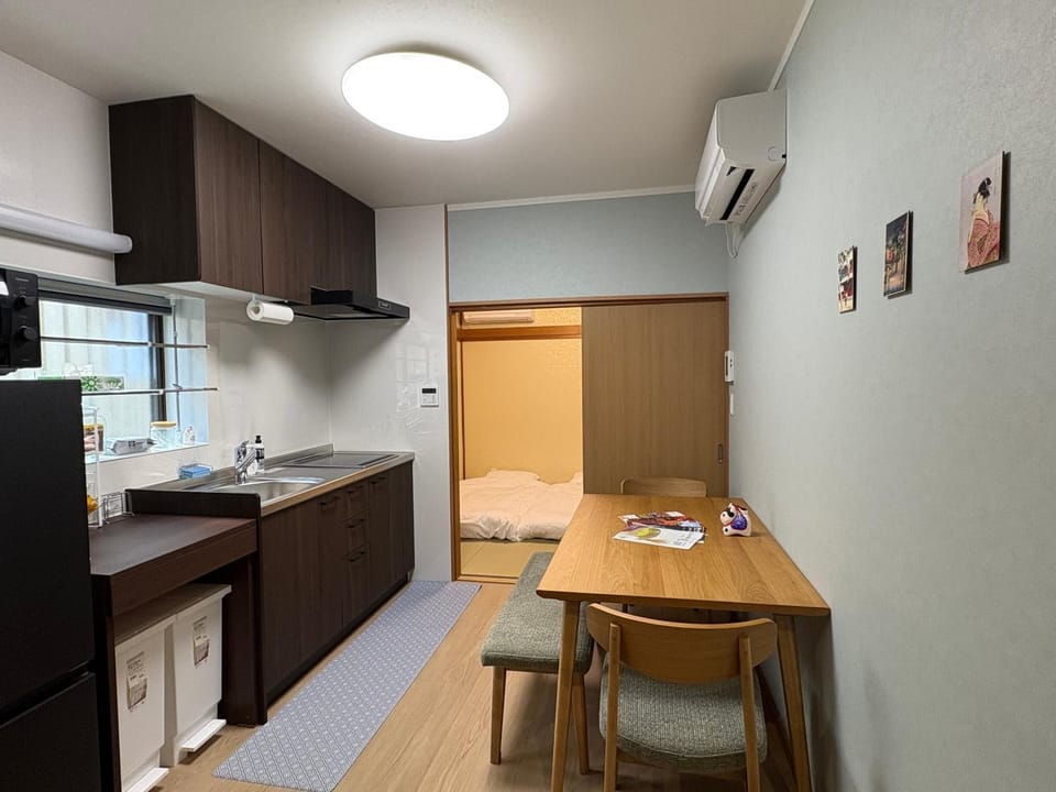 Kitchen or kitchenette, Dining area, stove, air conditioner