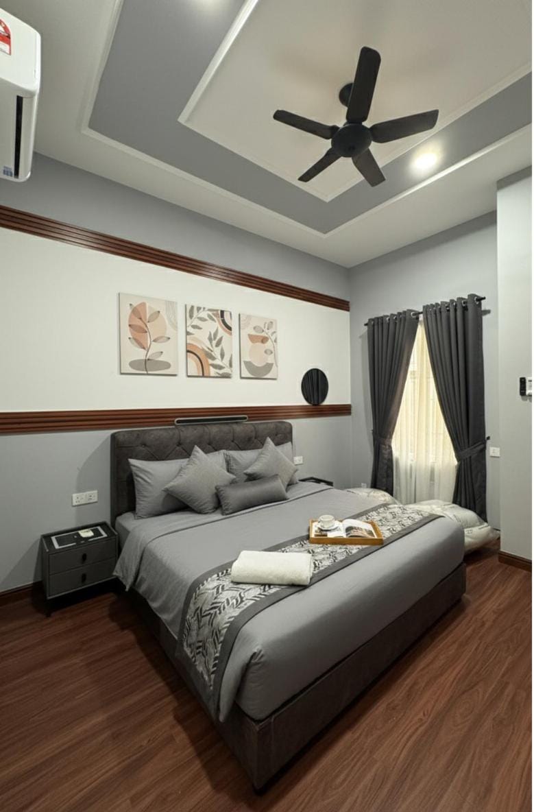 Bed, Photo of the whole room, Bedroom, air conditioner