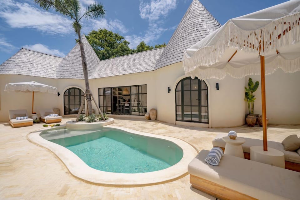 Patio, Day, Natural landscape, Pool view, Swimming pool, sunbed
