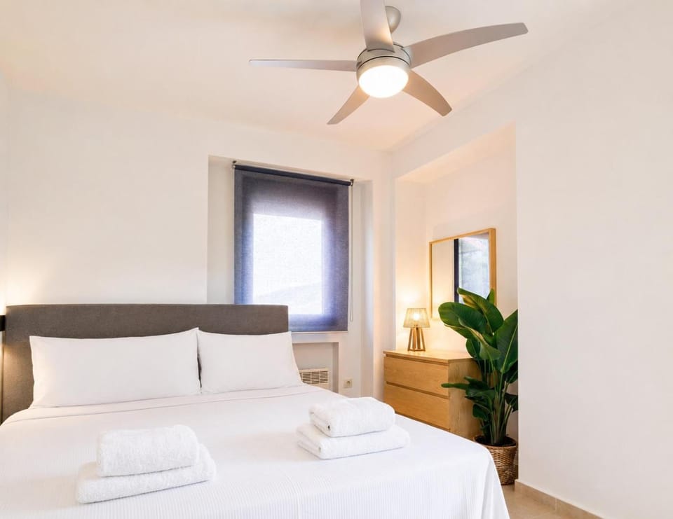 Iconic Olea Villa Pefkohori with Pool & Beach Villa in Halkidiki