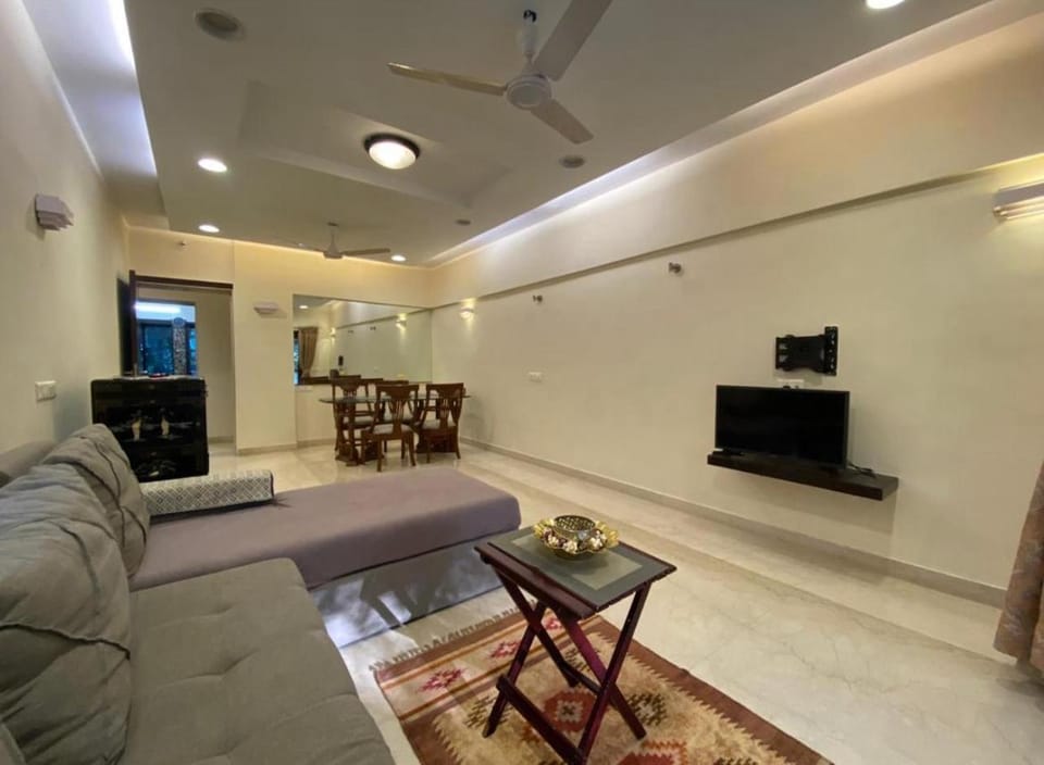 One bedroom cozy stay in shared apartment at Bandra Vacation rental in Mumbai