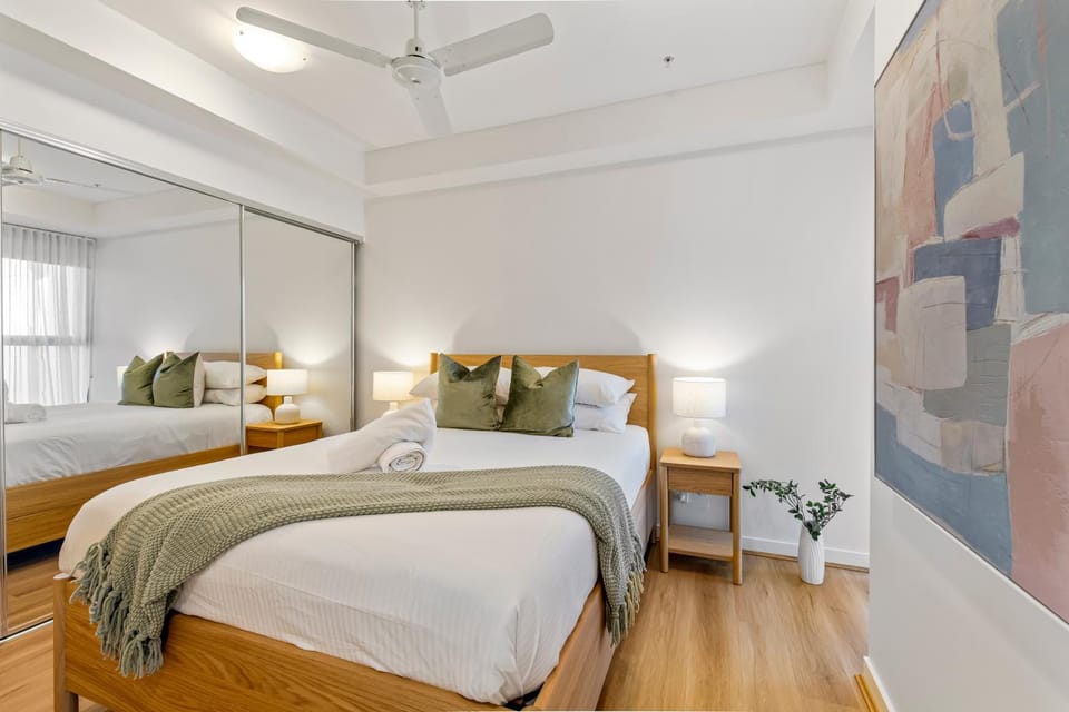 Property building, Bed, Bedroom