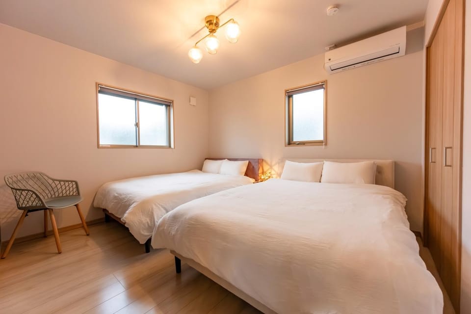Bed, Photo of the whole room, Bedroom, air conditioner
