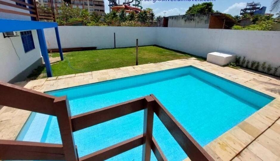 Pool view, Pool view