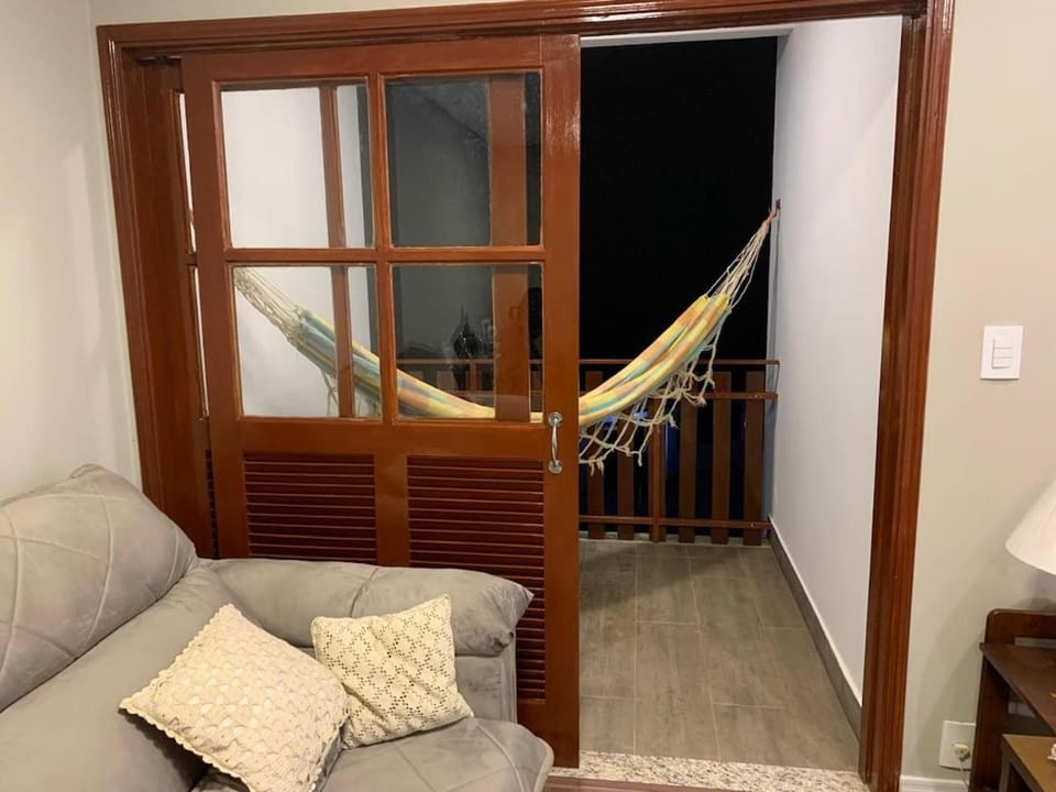 Apê 306 Reformado, central, com garagem, faça tudo à pé Apartment in Águas de Lindóia