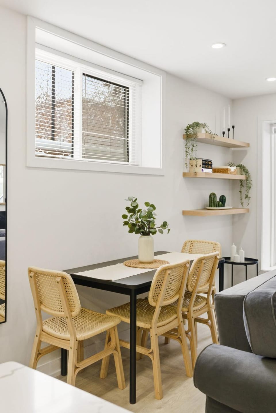New Modern 1BR Basement Near Downtown FREE Parking Apartment in Gatineau
