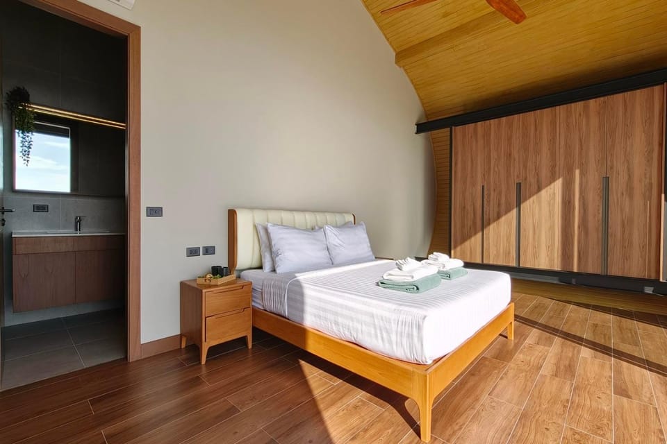 Bed, Photo of the whole room, Bedroom, towels, wardrobe