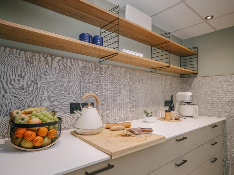 Charme Authentique du XIVe siècle avec WiFi et Parking à Contigny - FR-1-489-621 House in Auvergne-Rhône-Alpes