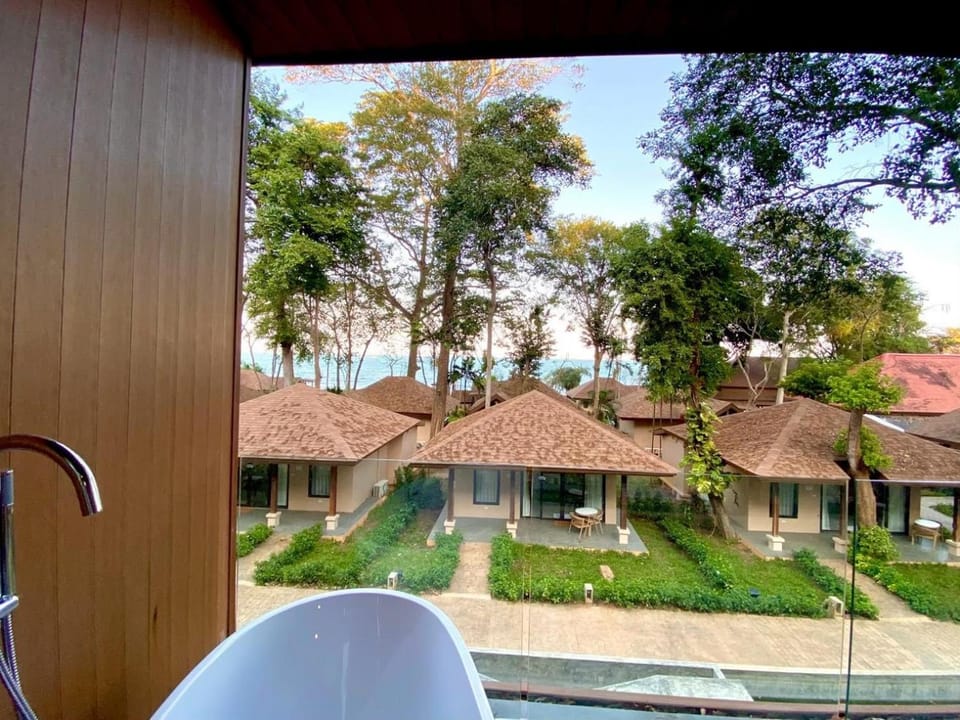 Samed Amoris Resort & Pool Villas Resort in Phe