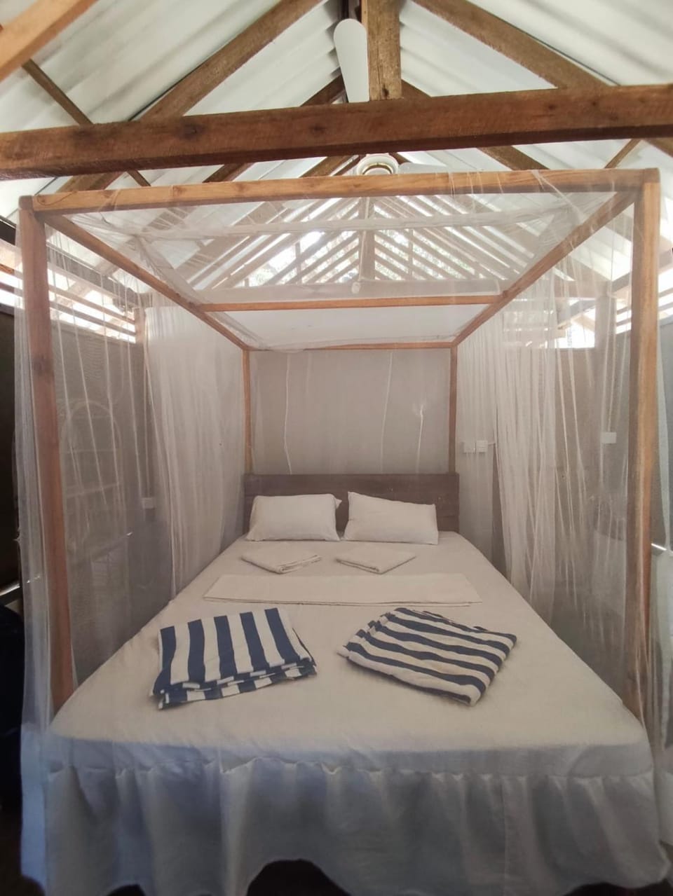 Upali Beach Surf Resort Hotel in Central Province