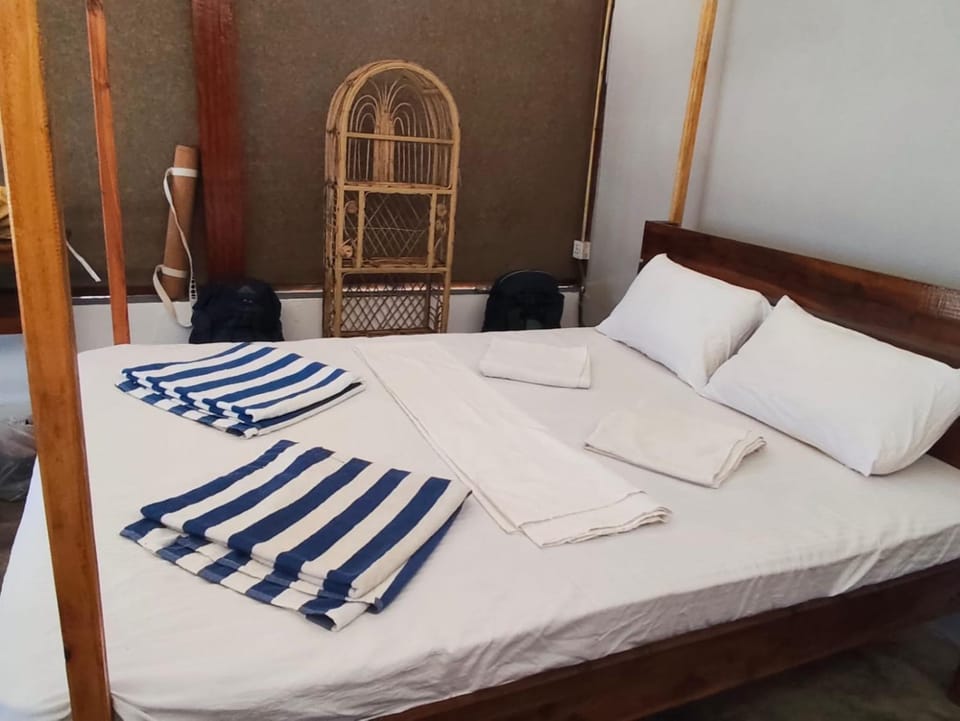 Upali Beach Surf Resort Hotel in Central Province