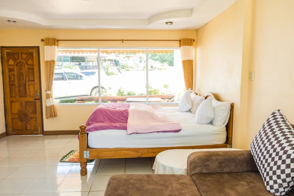 ลักษณ์ภูชี้ฟ้า2 บ้านพักและห้องสำหรับครอบครัว Bed and Breakfast in Laos