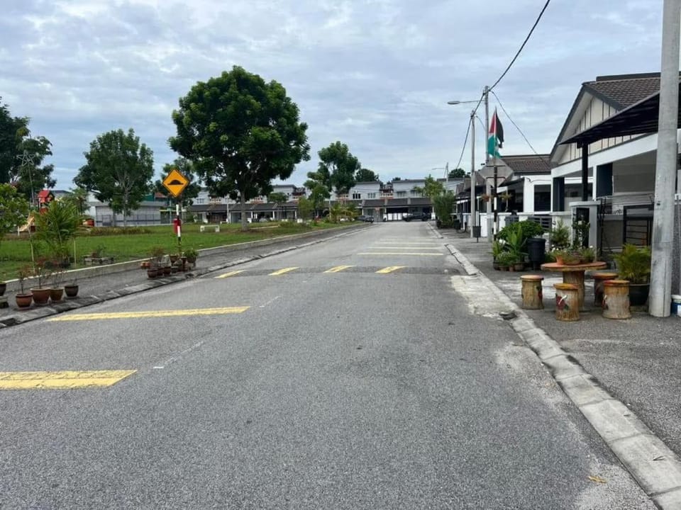 LAMAN SUZY Seri Iskandar House in Perak Tengah District