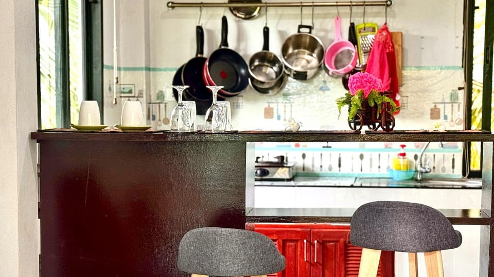 Dining area, kitchen