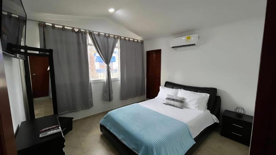 Photo of the whole room, Bedroom, air conditioner