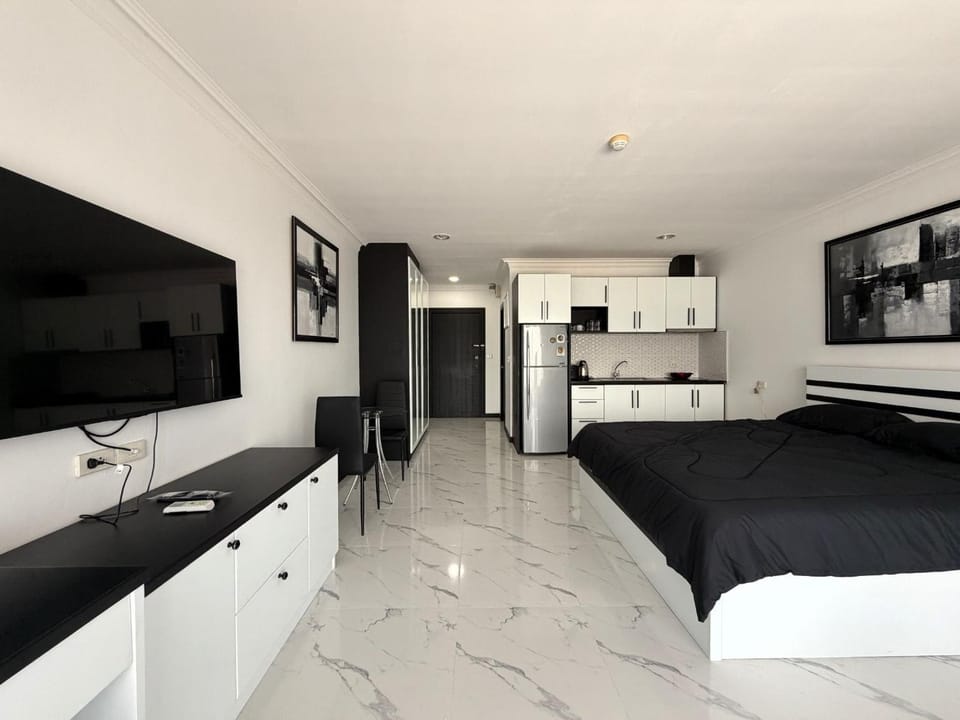Bed, Decorative detail, Bedroom