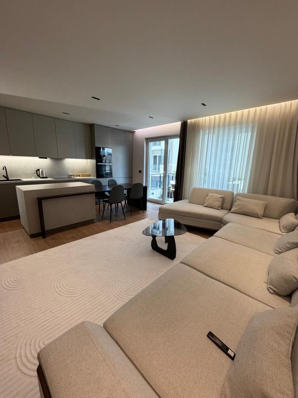 TV and multimedia, Kitchen or kitchenette, Living room, Photo of the whole room, Seating area, Bedroom