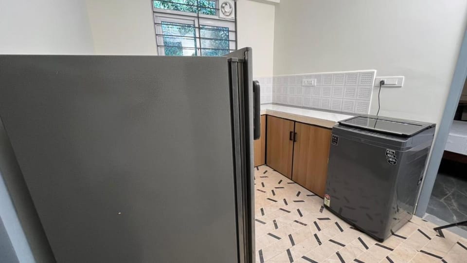 Kitchen or kitchenette, washing machine, kitchen