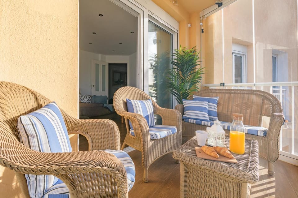 Terraza 1ª Línea con Vistas en Playamar THE GREEN DOOR Apartment in Torremolinos