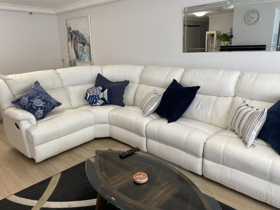Sunbird Beach Resort Main Beach Apartment in Surfers Paradise