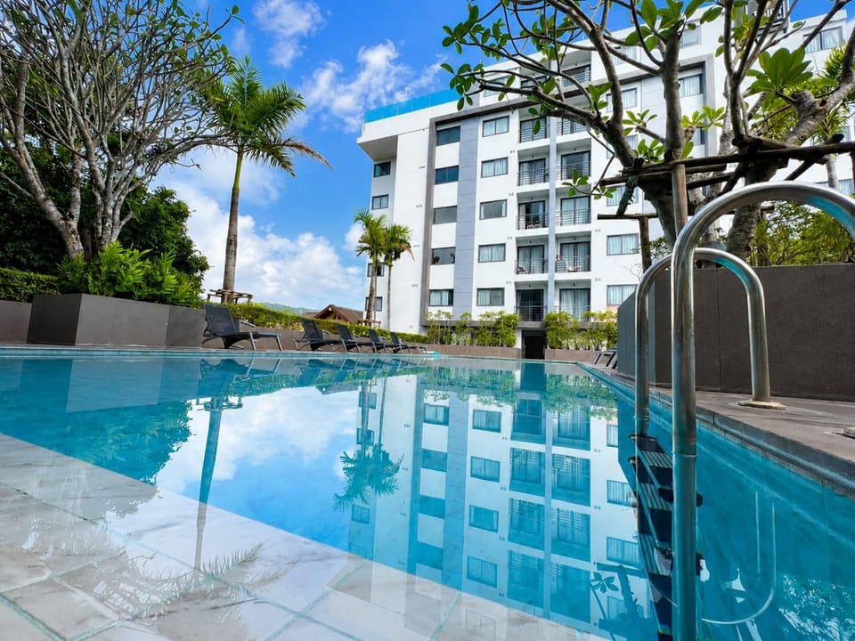 Swimming pool, Swimming pool, sunbed