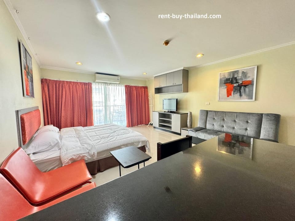 Bed, Decorative detail, Bedroom