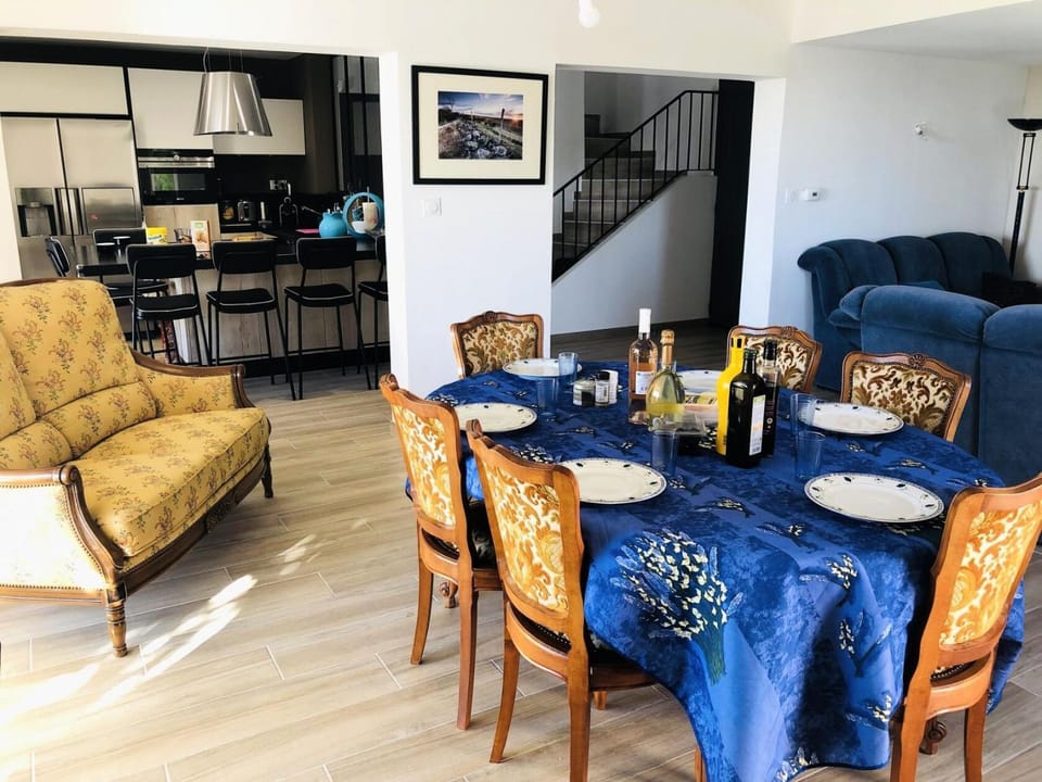 Résidence Les Genêts d'Or - maeva Home - Villa climatisée avec piscine 4 pièces 6 personnes - Confort MAE-3303 Apartment in Sanary-sur-Mer