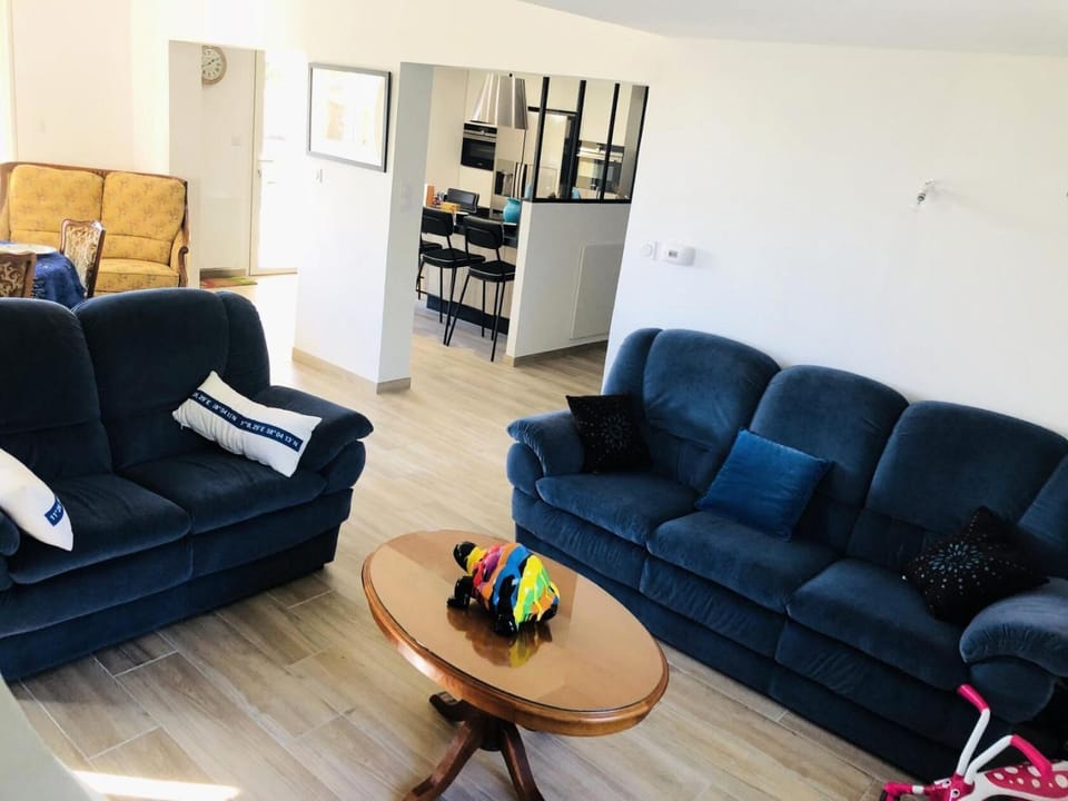 Résidence Les Genêts d'Or - maeva Home - Villa climatisée avec piscine 4 pièces 6 personnes - Confort MAE-3303 Apartment in Sanary-sur-Mer
